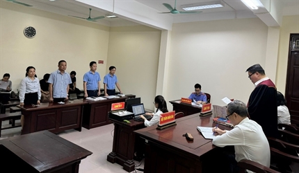 Viện KSND quận Tây Hồ phối hợp với TAND cùng cấp tổ chức phiên toà rút...